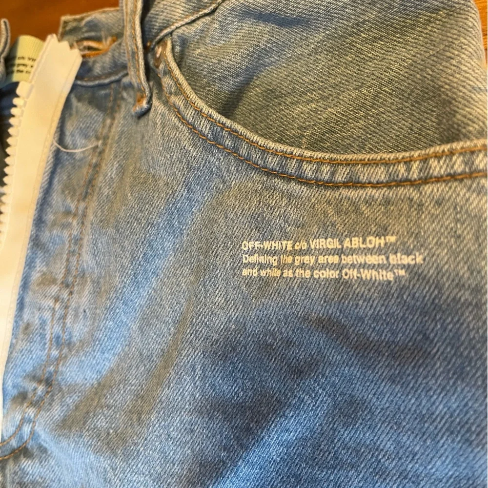 Women’s Off-White VIRGIL ABLOH Jean shorts - Picture 5 of 7